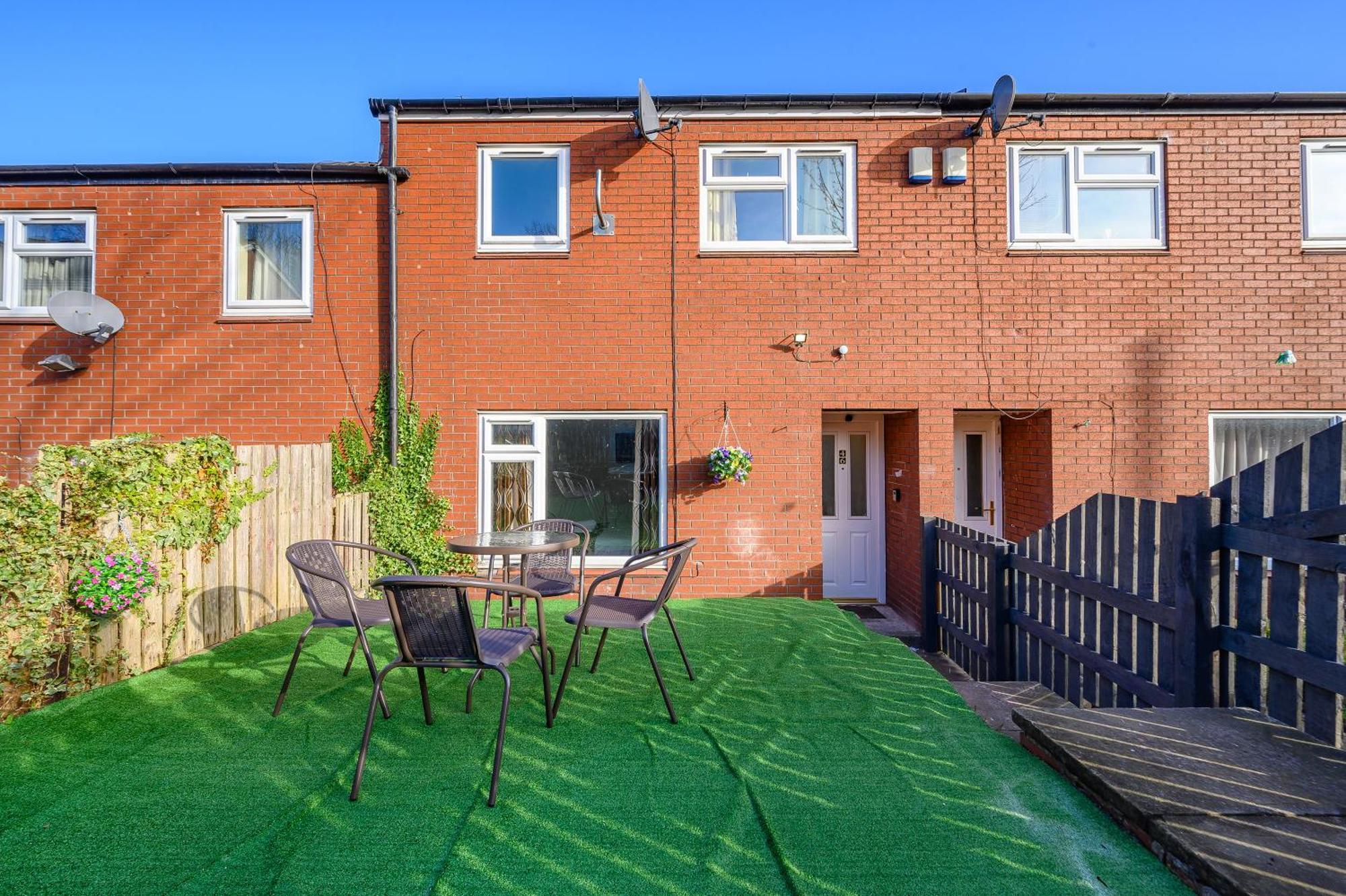 -rcgs- For Your Relaxed, Cosy Stay, Free Parking Leeds (West Yorkshire)